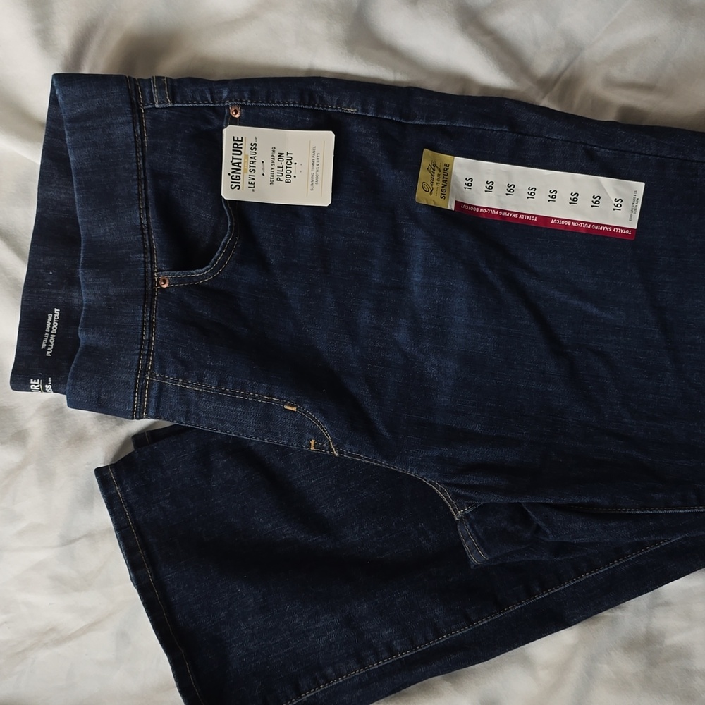 Signature Levi Strauss Shaping Pull-On Bootcut Jeans Denim Levi's 16 NEW Women's - Picture 7 of 11
